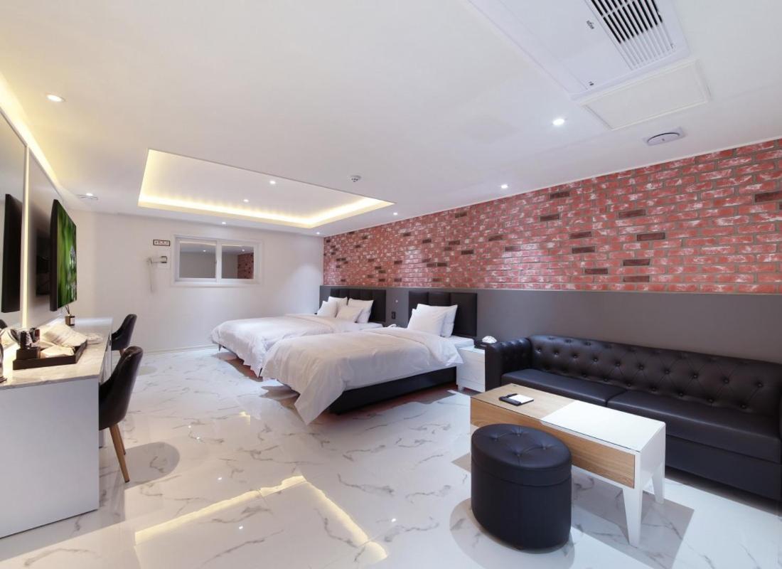 Wj Hotel Pool House Wonju Exterior foto
