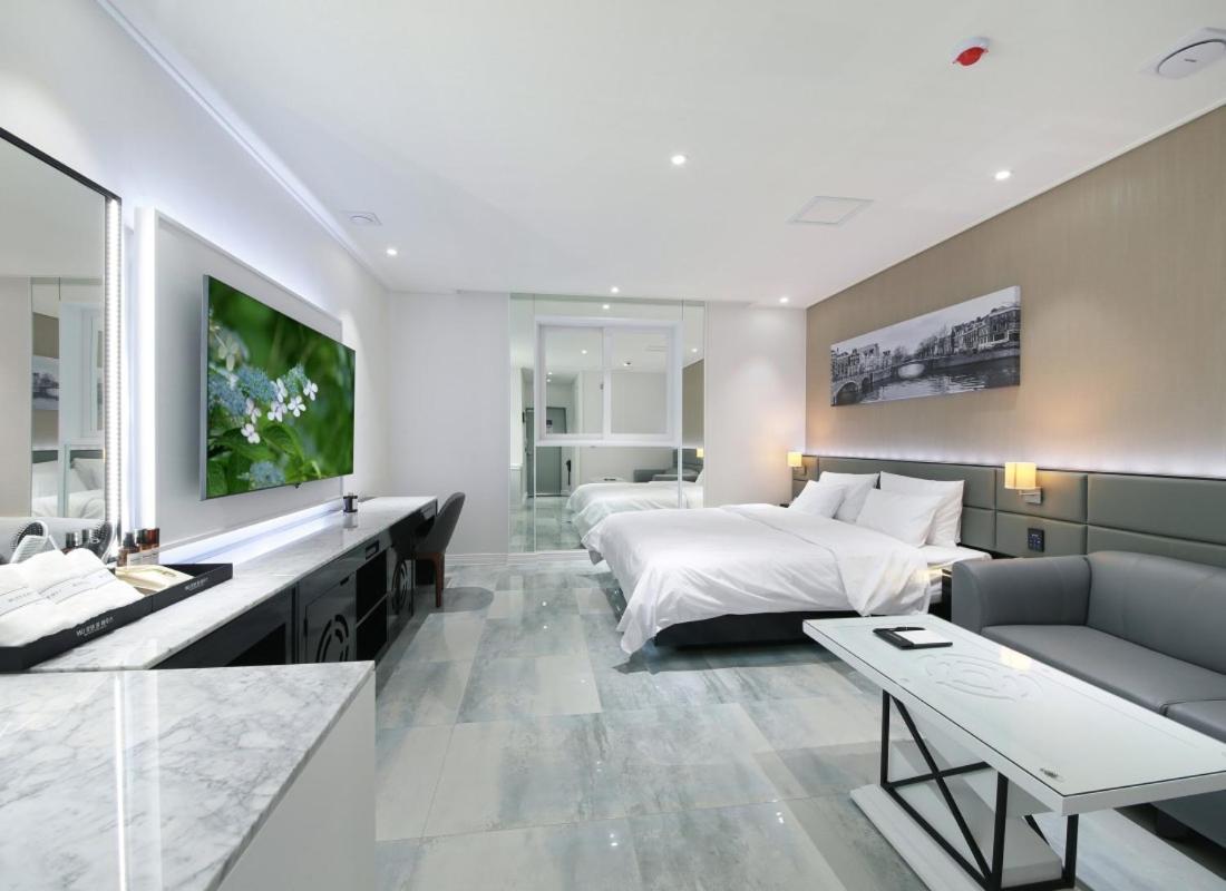 Wj Hotel Pool House Wonju Exterior foto