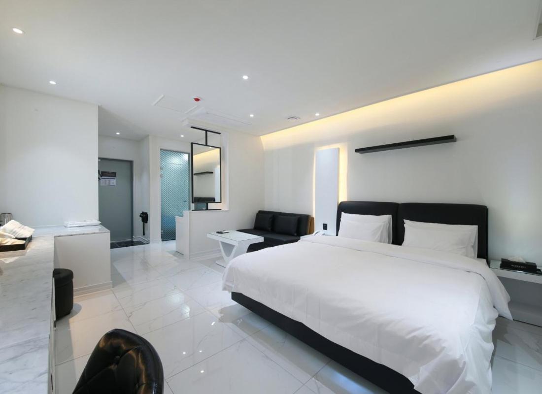 Wj Hotel Pool House Wonju Exterior foto