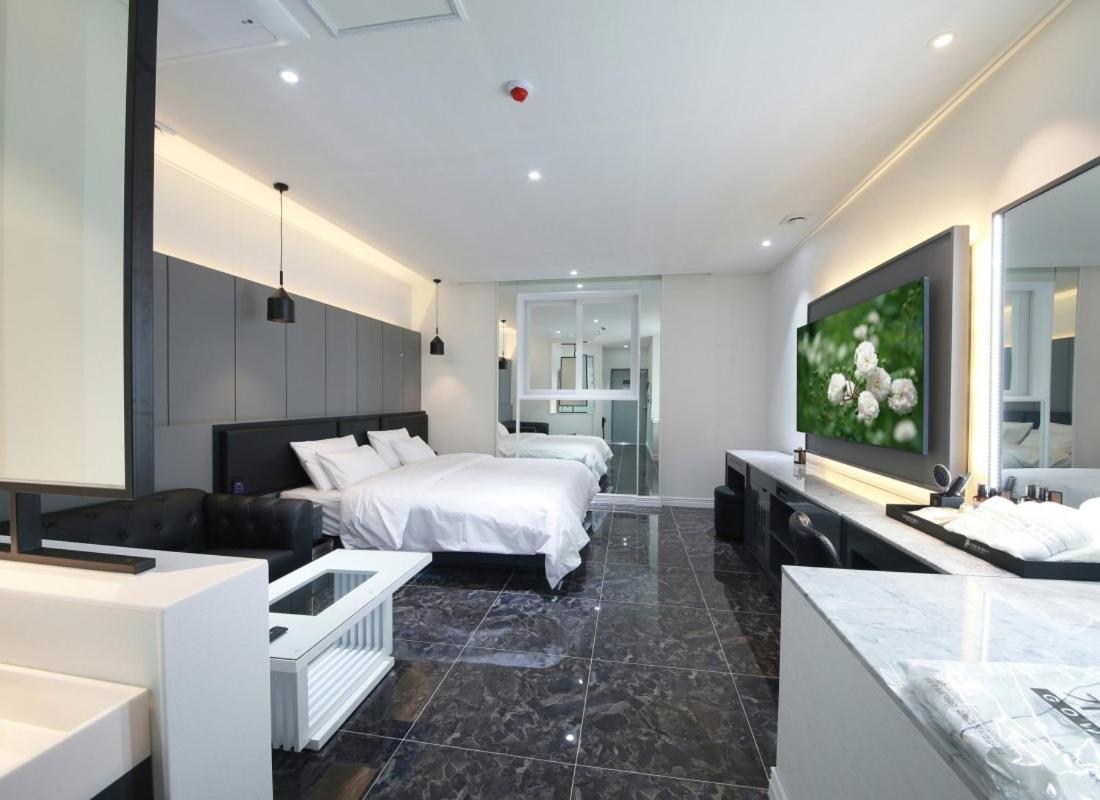 Wj Hotel Pool House Wonju Exterior foto