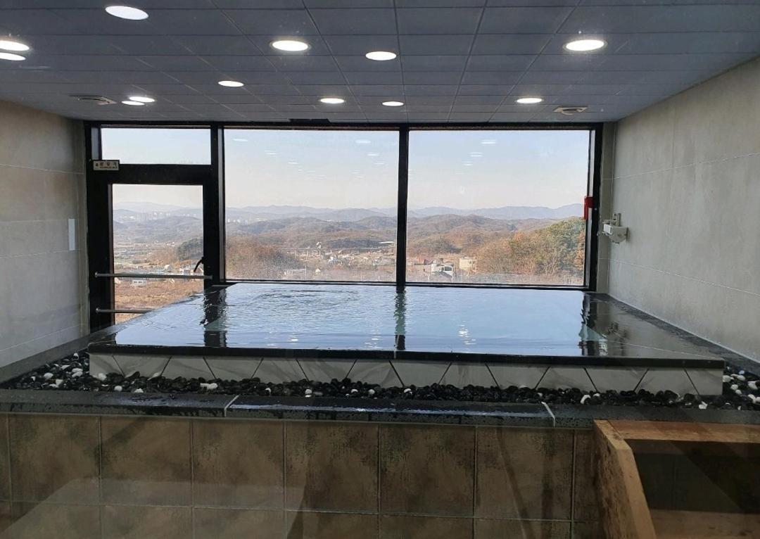 Wj Hotel Pool House Wonju Exterior foto